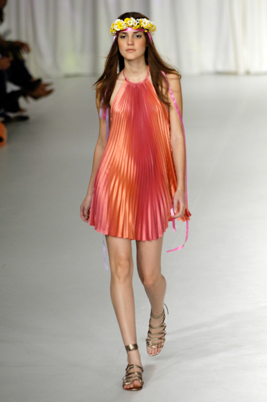 desfiles-carlostufvesson-saopauloverao2006rtw-117