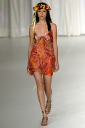 desfiles-carlostufvesson-saopauloverao2006rtw-118