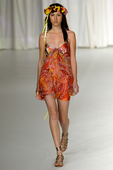 desfiles-carlostufvesson-saopauloverao2006rtw-118