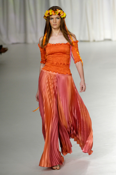 desfiles-carlostufvesson-saopauloverao2006rtw-119