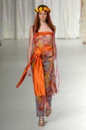desfiles-carlostufvesson-saopauloverao2006rtw-121