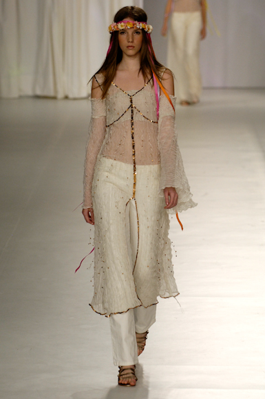 desfiles-carlostufvesson-saopauloverao2006rtw-125