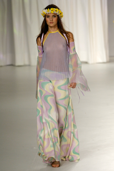 desfiles-carlostufvesson-saopauloverao2006rtw-131