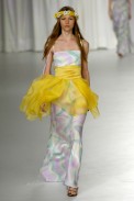 desfiles-carlostufvesson-saopauloverao2006rtw-132