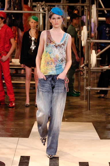 desfiles-ellus-saopauloverao2006rtw-129