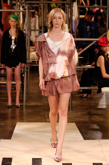 desfiles-ellus-saopauloverao2006rtw-144