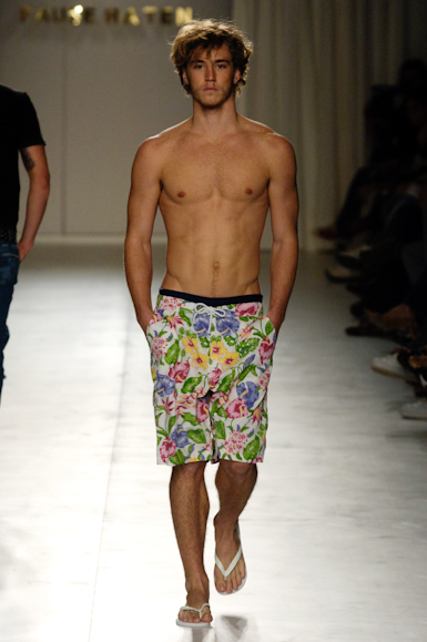 desfiles-fhmen-saopauloverao2006rtw-109