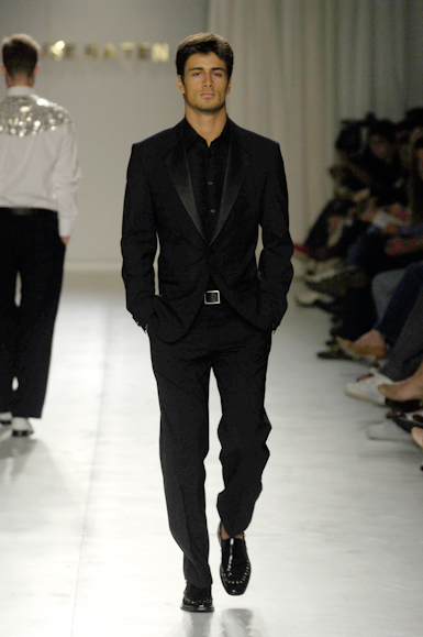 desfiles-fhmen-saopauloverao2006rtw-129