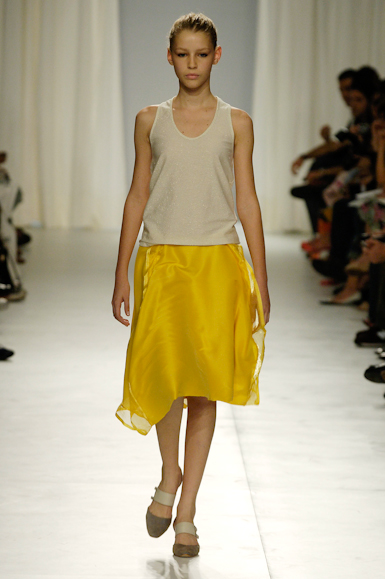 desfiles-lorenzomerlino-saopauloverao2006rtw-100
