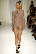 desfiles-lorenzomerlino-saopauloverao2006rtw-107
