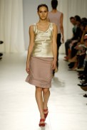 desfiles-lorenzomerlino-saopauloverao2006rtw-123