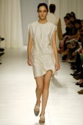 desfiles-lorenzomerlino-saopauloverao2006rtw-127