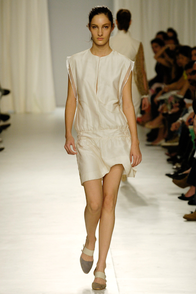 desfiles-lorenzomerlino-saopauloverao2006rtw-127