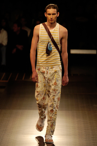 desfiles-osklen-saopauloverao2006rtw-104