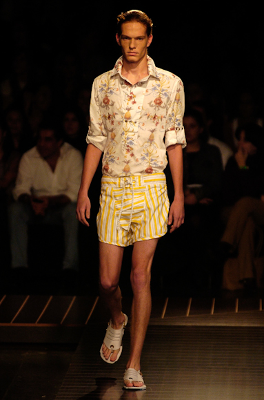 desfiles-osklen-saopauloverao2006rtw-105