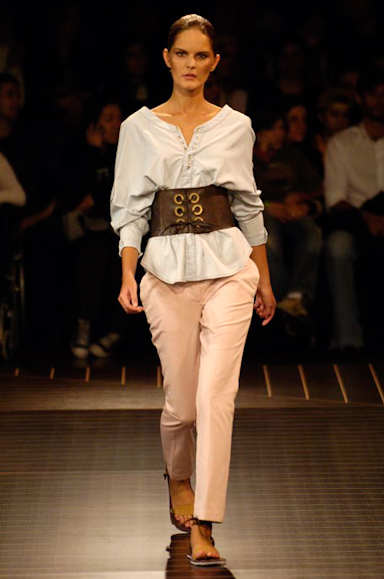 desfiles-osklen-saopauloverao2006rtw-116