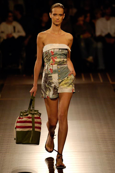desfiles-osklen-saopauloverao2006rtw-120