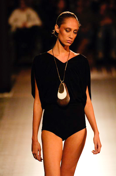desfiles-osklen-saopauloverao2006rtw-134