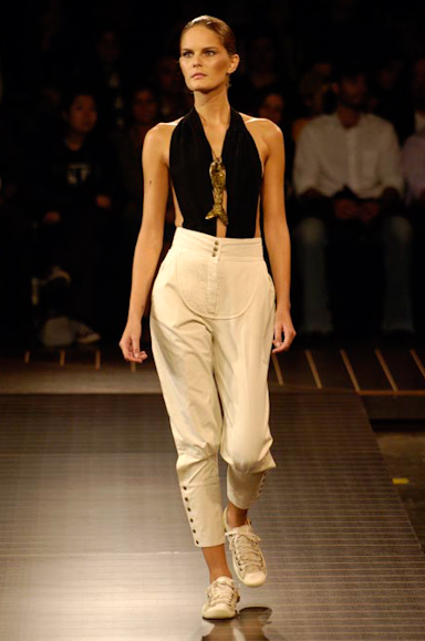 desfiles-osklen-saopauloverao2006rtw-139
