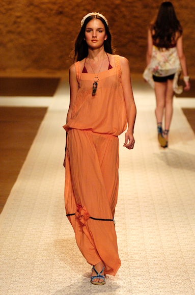 desfiles-patachou-saopauloverao2006rtw-116