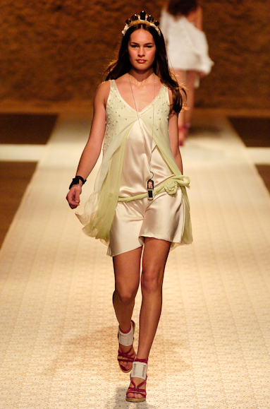 desfiles-patachou-saopauloverao2006rtw-132