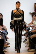 desfiles-pedrolourenco-saopauloverao2006rtw-100