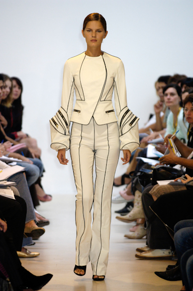 desfiles-pedrolourenco-saopauloverao2006rtw-105