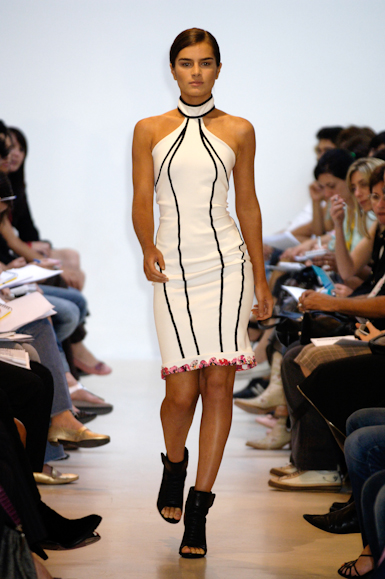 desfiles-pedrolourenco-saopauloverao2006rtw-110