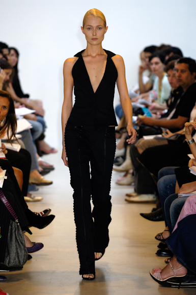 desfiles-pedrolourenco-saopauloverao2006rtw-112