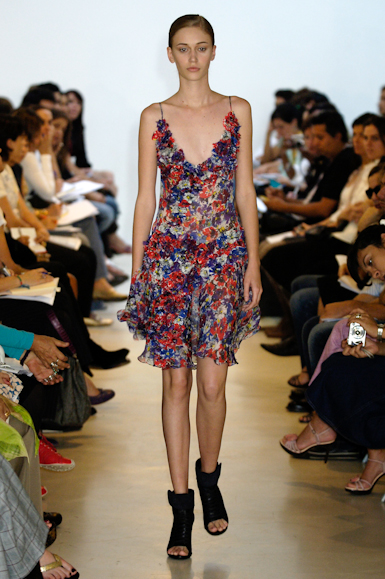 desfiles-pedrolourenco-saopauloverao2006rtw-113