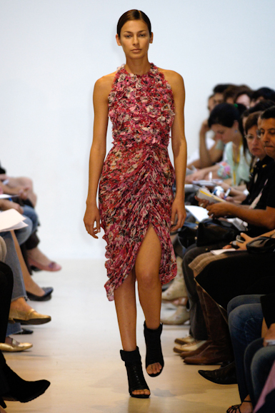 desfiles-pedrolourenco-saopauloverao2006rtw-115