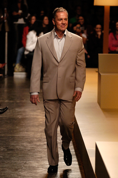 desfiles-ricardoalmeida-saopauloverao2006rtw-114