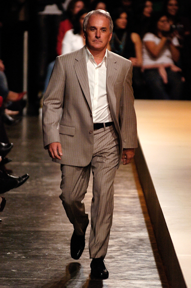 desfiles-ricardoalmeida-saopauloverao2006rtw-117