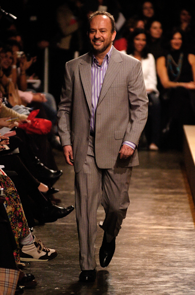 desfiles-ricardoalmeida-saopauloverao2006rtw-122