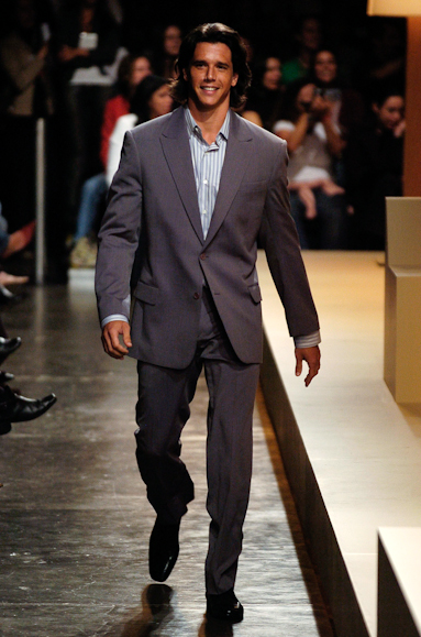 desfiles-ricardoalmeida-saopauloverao2006rtw-127