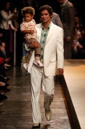 desfiles-ricardoalmeida-saopauloverao2006rtw-132