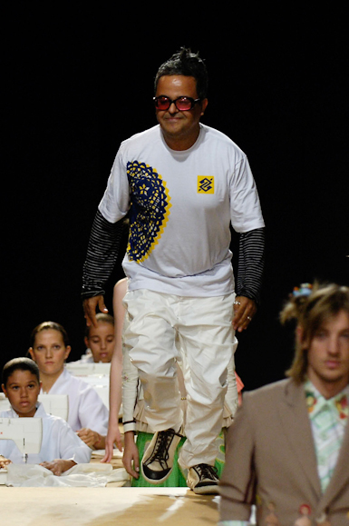 desfiles-ronaldofraga-saopauloverao2006rtw-133
