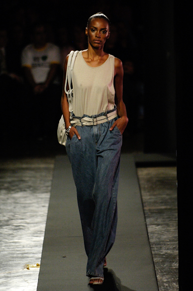 desfiles-zoomp-saopauloverao2006rtw-130