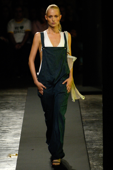 desfiles-zoomp-saopauloverao2006rtw-131