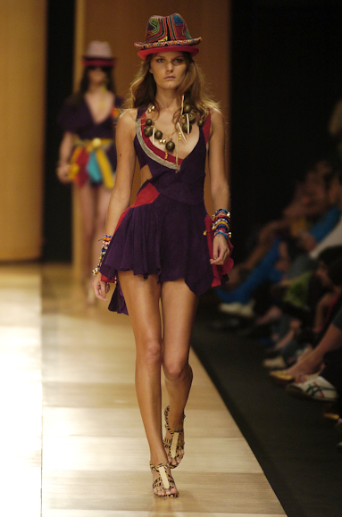 desfiles-animale-rioverao2006rtw-118