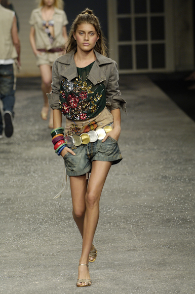 desfiles-colcci-rioverao2006rtw-103