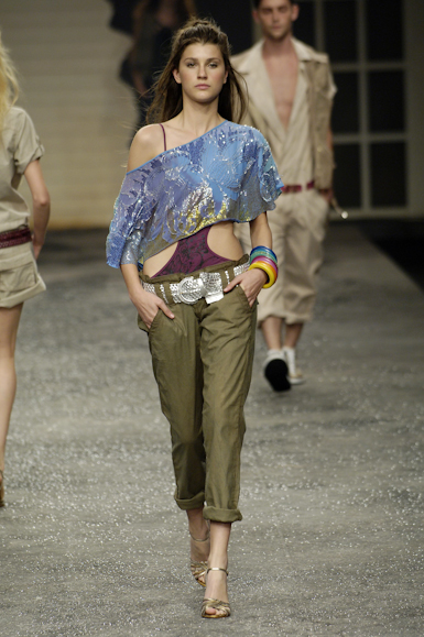 desfiles-colcci-rioverao2006rtw-105