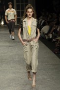 desfiles-colcci-rioverao2006rtw-110