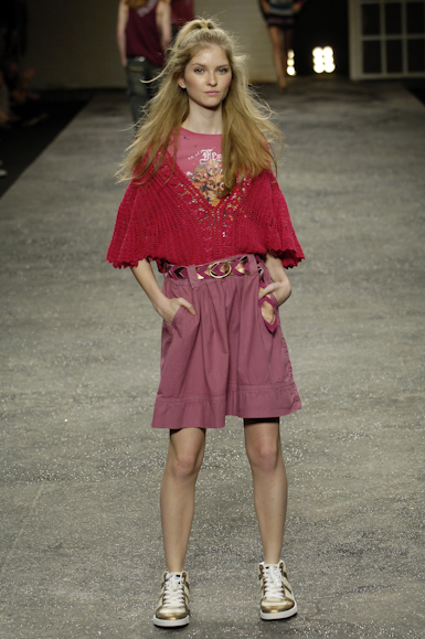 desfiles-colcci-rioverao2006rtw-124