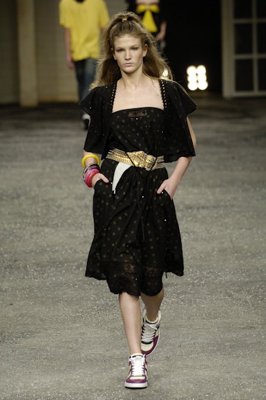 desfiles-colcci-rioverao2006rtw-130