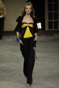 desfiles-colcci-rioverao2006rtw-131