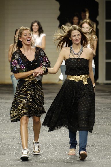 desfiles-colcci-rioverao2006rtw-144