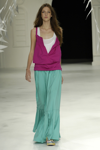 desfiles-gracaottoni-rioverao2006rtw-117