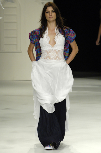 desfiles-gracaottoni-rioverao2006rtw-119