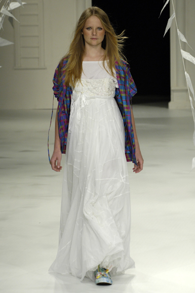 desfiles-gracaottoni-rioverao2006rtw-120
